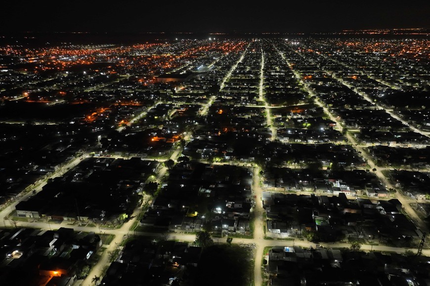 Barrio San Martín es otro de los que recibió obras de iluminación. Foto: Fernando Nicola