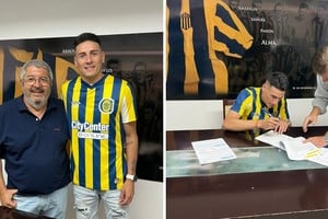 En tierra "canalla". Las postales de Mauricio Martínez, firmando su vuelta a Rosario Central y junto a su representante, Luis "Yiyo" Coria. Jugará la Copa Libertadores 2024.