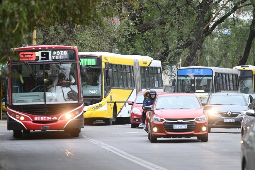 Otro desafío: sostener el sistema de colectivos urbanos funcionando.