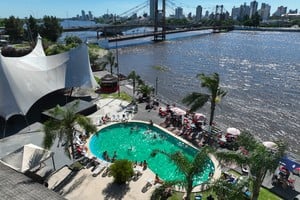 Durante los sábados de verano, la ciudad se transforma en un escenario especial con los tradicionales paseos turísticos. Créditos: Fernando Nicola