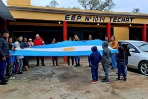 De Chovet al Chaco para apadrinar una escuela en nombre de Gastón Petrelli.