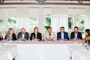 Pullaro encabezó la reunión en la localidad de Cayastá.