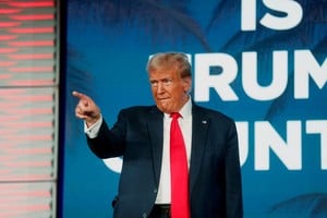 FILE PHOTO: Former U.S. President and Presidential Republican candidate Donald Trump arrives to speak to his supporters during the Florida Freedom Summit held at the Gaylord Palms Resort & Convention Center in Kissimmee, Florida, U.S., November 4, 2023.  REUTERS/Octavio Jones/File Photo