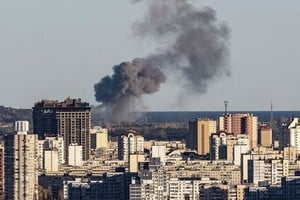 Buscan evitar un "conflicto militar" en la región como el ocurrido en Ucrania. Imagen de archivo de un ataque ruso a Kiev.