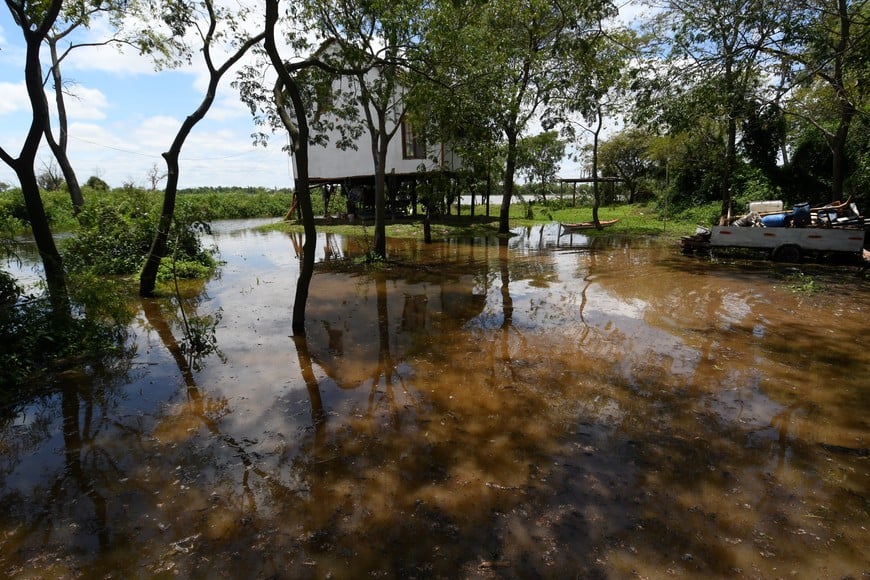 Lacustre. Muchas de las viviendas levantadas en la orilla del río Colastiné son de palafito.

Mauricio Garín.