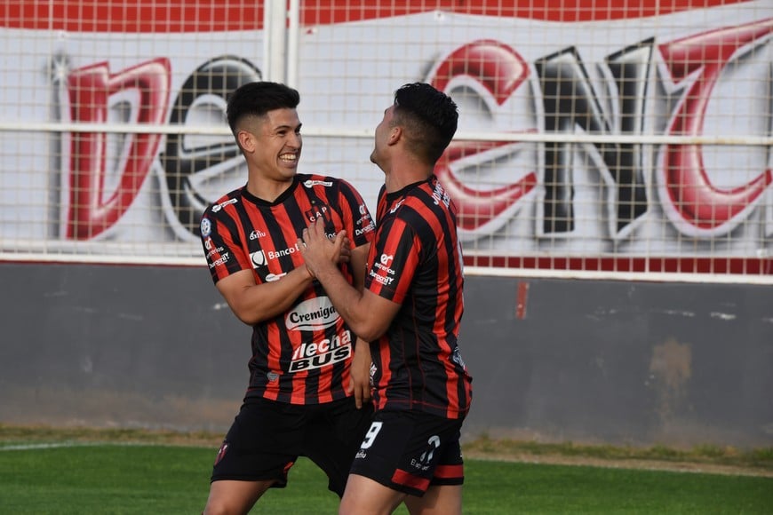 Russo, de penal, le dio los tres puntos vitales a Patronato. Crédito: Télam