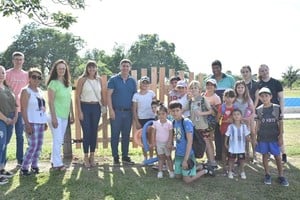 Por su parte el senador Rubén Pirola, impulsor de la propuesta, destacó que con la construcción de este flamante natatorio sumamos a Jacinto L. Arauz a Deporte y Recreación.