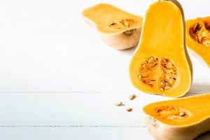 Las semillas de calabaza no solo son un delicioso snack, sino que también son una fuente nutricional completa.