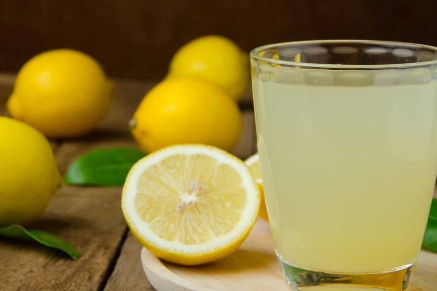 El jugo de limón es una excelente fuente de vitamina C.
