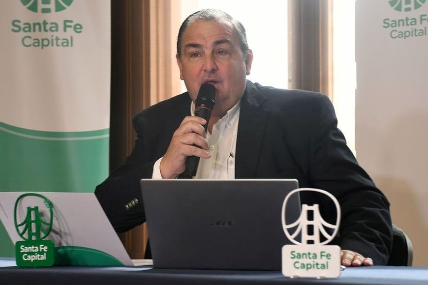 “Nos encontramos en la primera recorrida con talleres llenos de vehículos, depósitos sin stock de iluminaria, problemas de mantenimiento en los desagües pluviales”, cuestionó Poletti. Foto: Guillermo Di Salvatore