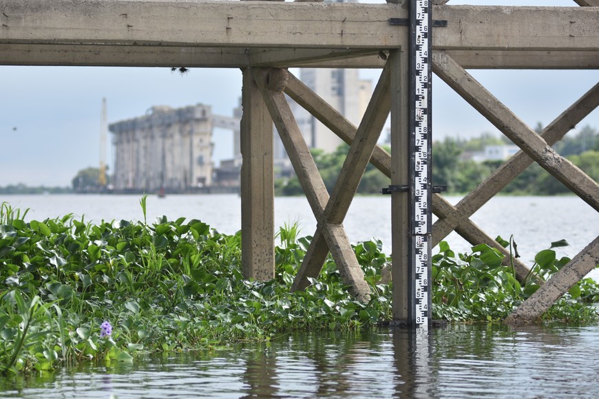 El río llegó a nivel de alerta. El jueves al mediodía, el hidrómetro del Puerto Santa Fe llegó a los 5,30 metros. En el último mes las aguas crecieron 1,30 m.