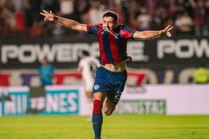 Gastón Hernández festeja el segundo gol de San Lorenzo ante Central Córdoba. Crédito: Prensa San Lorenzo