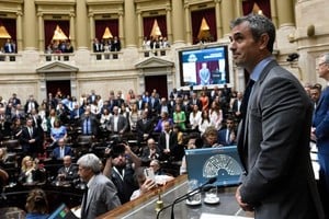 
La Cámara de Diputados que preside Martín Menem inició las sesiones extraordinarias el pasado 26 de diciembre y ahora las extenderá hasta mediados de febrero. 