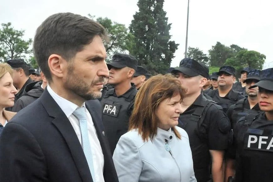 El gobernador santafesino Maximiliano Pullaro y Patricia Bullrich, ministra de Seguridad de la Nación.