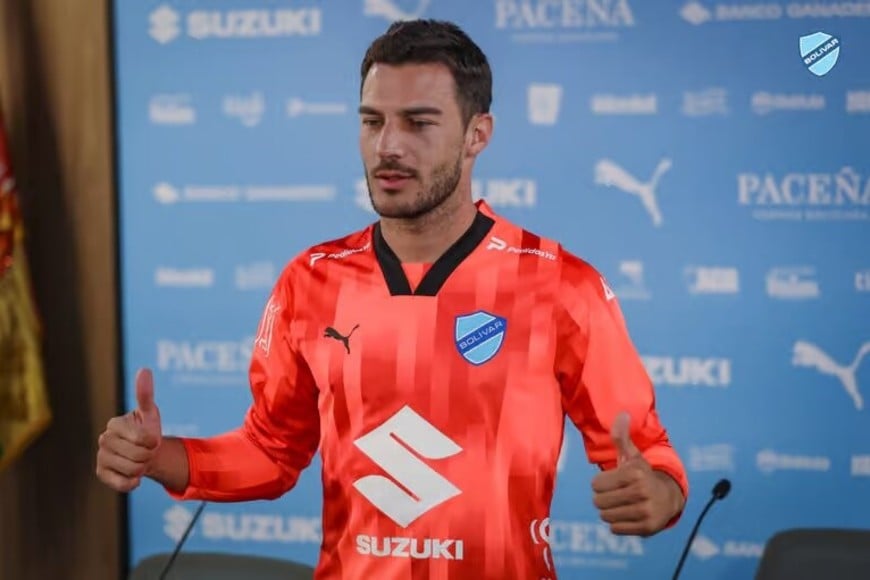 Deábato y su primera foto con la camiseta del Bolivar.